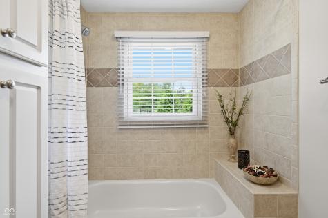 8005 Hilltop Lane Indianapolis IN 46256