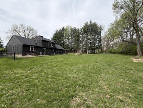 825 W Krislynn Woods Avenue West Terre Haute IN 47885