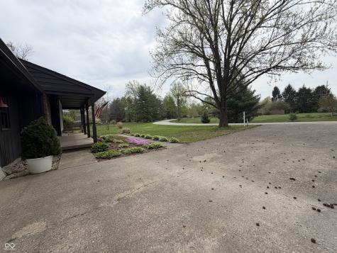 825 W Krislynn Woods Avenue West Terre Haute IN 47885