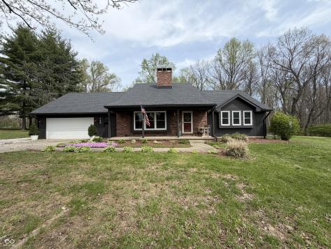 825 W Krislynn Woods Avenue West Terre Haute IN 47885