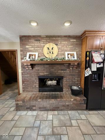 825 W Krislynn Woods Avenue West Terre Haute IN 47885