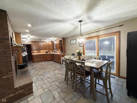 825 W Krislynn Woods Avenue West Terre Haute IN 47885