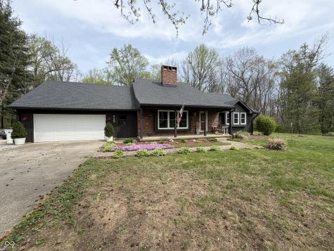825 W Krislynn Woods Avenue West Terre Haute IN 47885