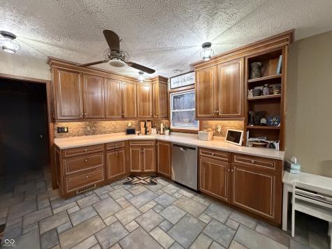 825 W Krislynn Woods Avenue West Terre Haute IN 47885