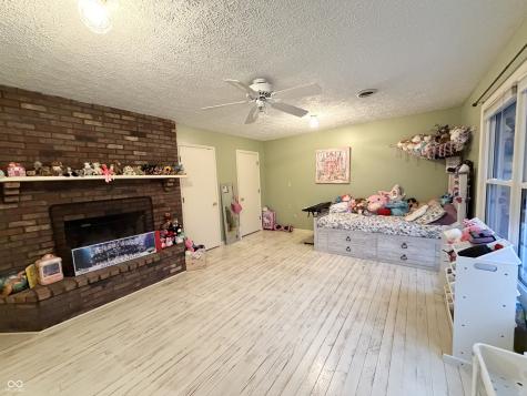 825 W Krislynn Woods Avenue West Terre Haute IN 47885