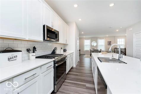 17379 Lillian Street Westfield IN 46074