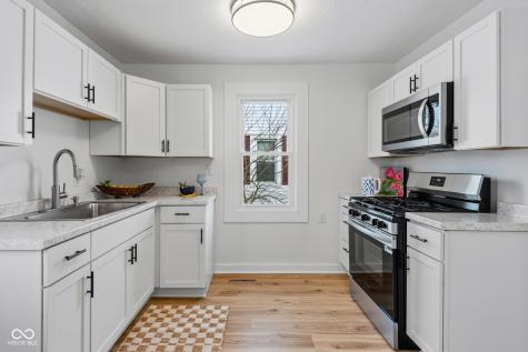 362 Hege Avenue Columbus IN 47201