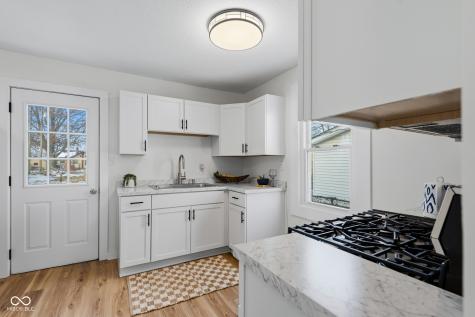 362 Hege Avenue Columbus IN 47201