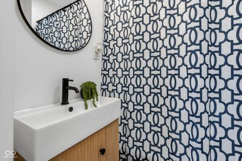 362 Hege Avenue Columbus IN 47201