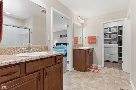 564 Amersham Court Avon IN 46123
