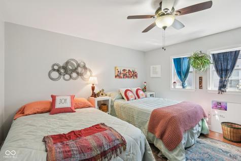554 N Oakland Avenue Indianapolis IN 46201