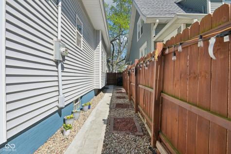 554 N Oakland Avenue Indianapolis IN 46201