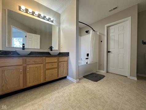 10671 Pleasant View Lane Fishers IN 46038