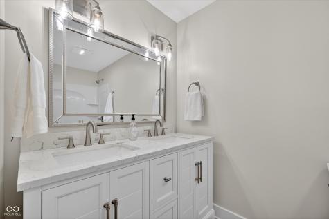 646 Karen Drive Zionsville IN 46077