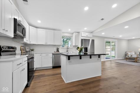 646 Karen Drive Zionsville IN 46077