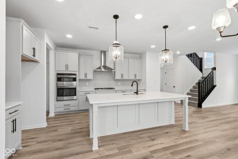 9122 Ambassador Street Mccordsville IN 46055