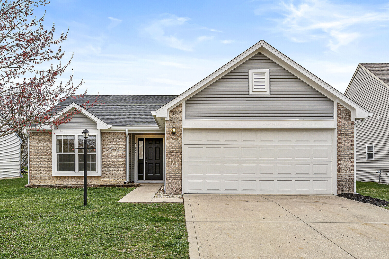 5222 Montavia Lane Indianapolis IN 46239