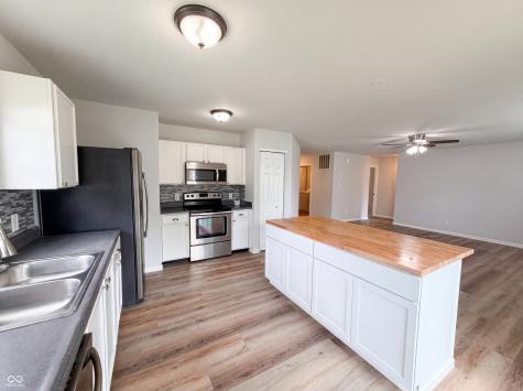 526 Bourneside Drive Greenfield IN 46140