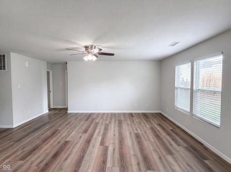 526 Bourneside Drive Greenfield IN 46140