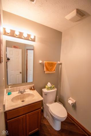 1098 Meadowview Court Franklin IN 46131