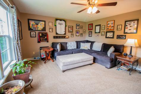 1098 Meadowview Court Franklin IN 46131