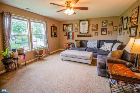 1098 Meadowview Court Franklin IN 46131