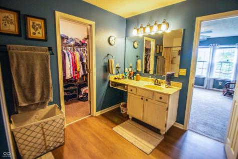 1098 Meadowview Court Franklin IN 46131