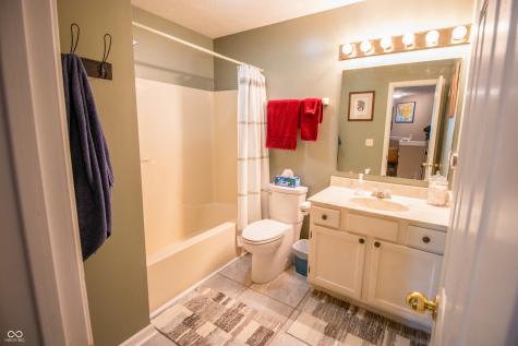 1098 Meadowview Court Franklin IN 46131