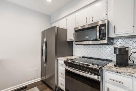516 Lockerbie Circle N Indianapolis IN 46202