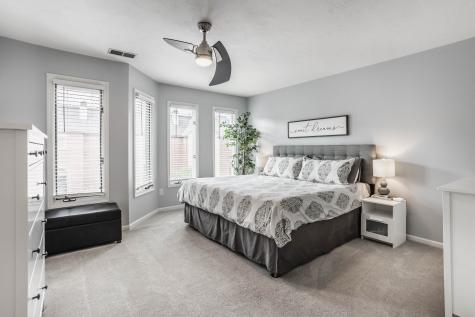 516 Lockerbie Circle N Indianapolis IN 46202