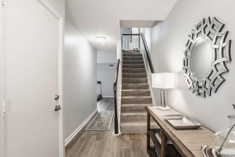 516 Lockerbie Circle N Indianapolis IN 46202