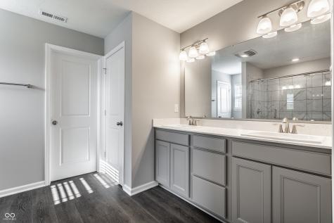 1711 Pelham Drive Greenwood IN 46143