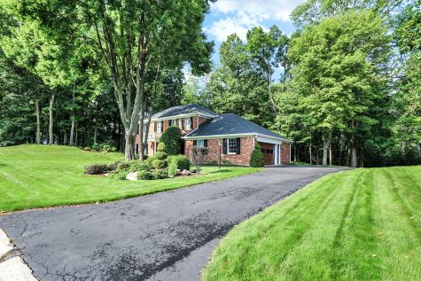 120 Spring Drive Zionsville IN 46077