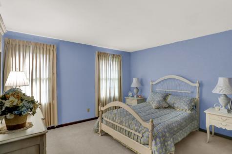 120 Spring Drive Zionsville IN 46077