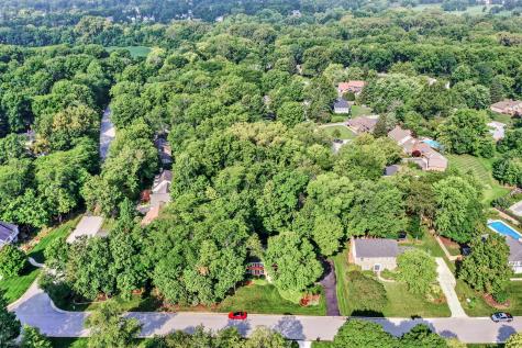 120 Spring Drive Zionsville IN 46077