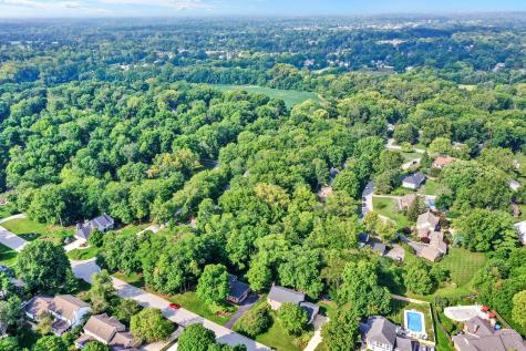 120 Spring Drive Zionsville IN 46077