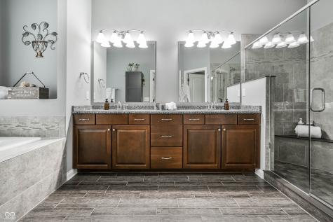 2694 E High Grove Circle Zionsville IN 46077