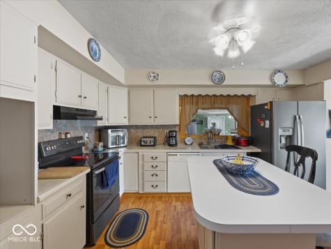 6982 E Michigan Road Waldron IN 46182