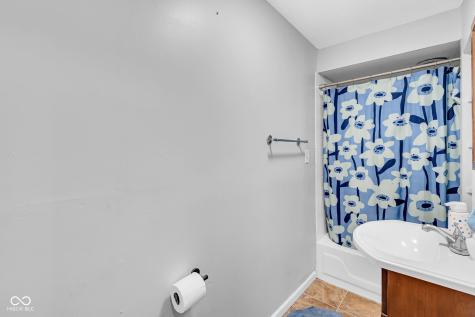 1918 E 68th Street Indianapolis IN 46220