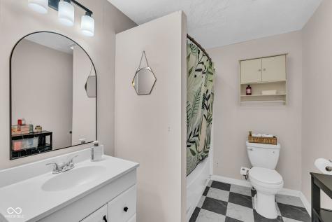 1918 E 68th Street Indianapolis IN 46220