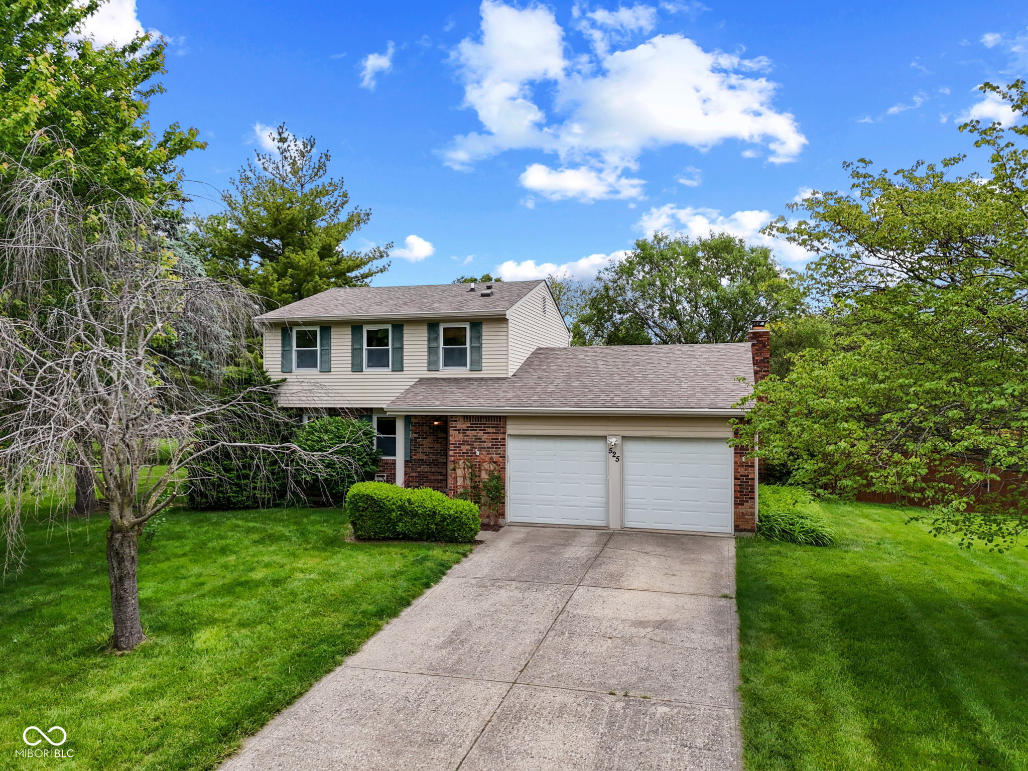525 N Greenbriar Drive Greenwood IN 46142