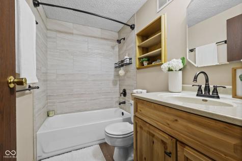 525 N Greenbriar Drive Greenwood IN 46142