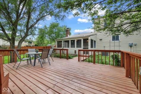 525 N Greenbriar Drive Greenwood IN 46142