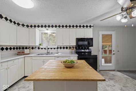 525 N Greenbriar Drive Greenwood IN 46142
