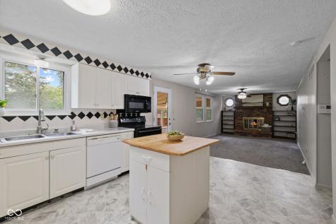 525 N Greenbriar Drive Greenwood IN 46142