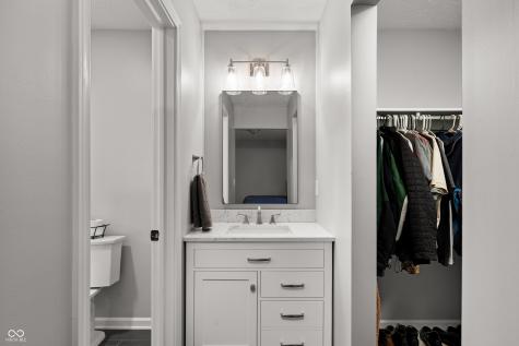 8920 Shelburne Way Zionsville IN 46077
