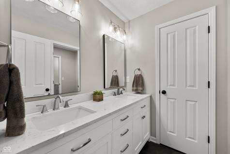 8920 Shelburne Way Zionsville IN 46077