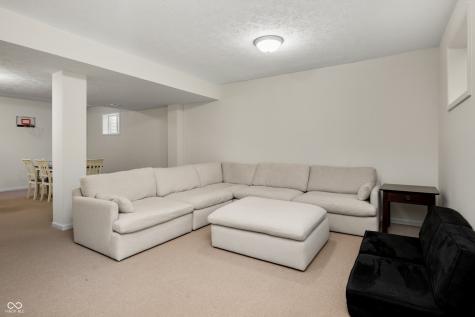 8920 Shelburne Way Zionsville IN 46077