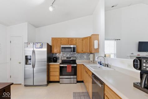 2074 Alysheba Drive Indianapolis IN 46234
