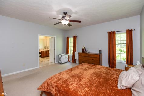 5600 N Red Oak Drive Greenfield IN 46140